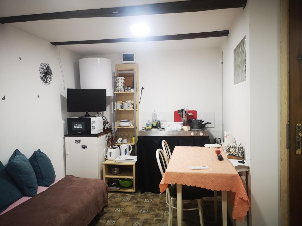 Kuti Vendeghaz Hotel Bakonykuti Buitenkant foto