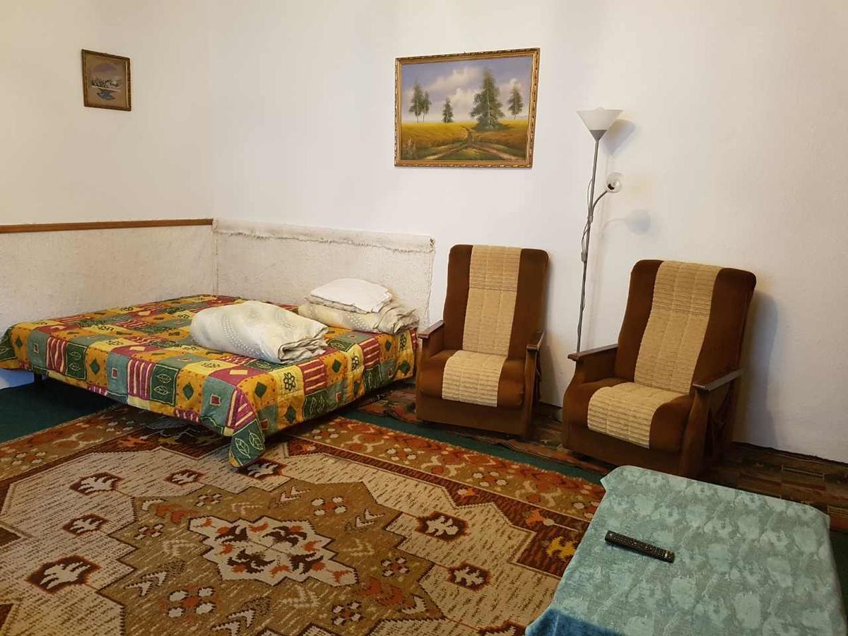 Kuti Vendeghaz Hotel Bakonykuti Buitenkant foto