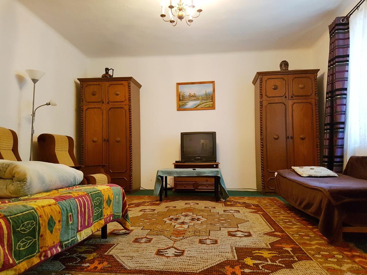 Kuti Vendeghaz Hotel Bakonykuti Buitenkant foto