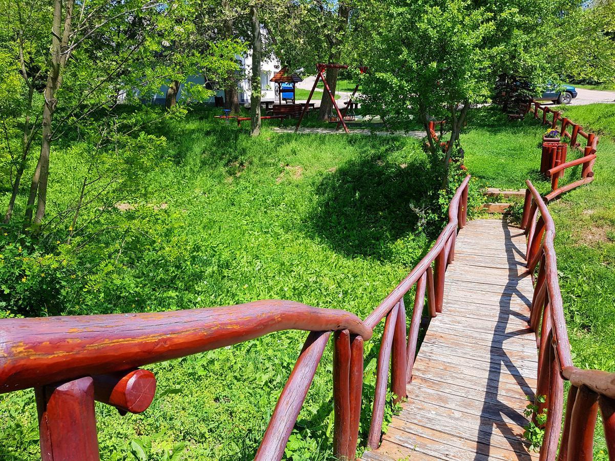 Kuti Vendeghaz Hotel Bakonykuti Buitenkant foto